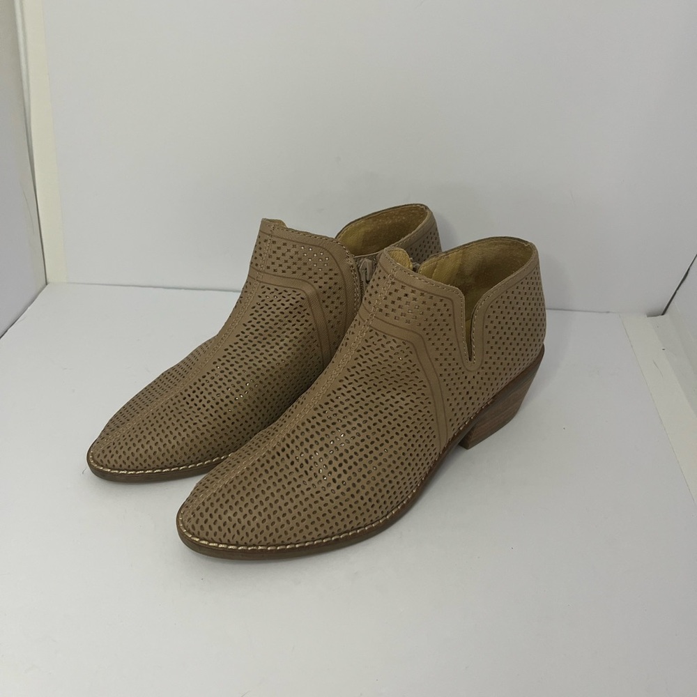 Lucky Brand Feyan Boots 7 M Women Leather Ankle Bootie zipper block Heel Tan